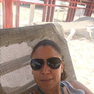 Meet your Posher, Ana
